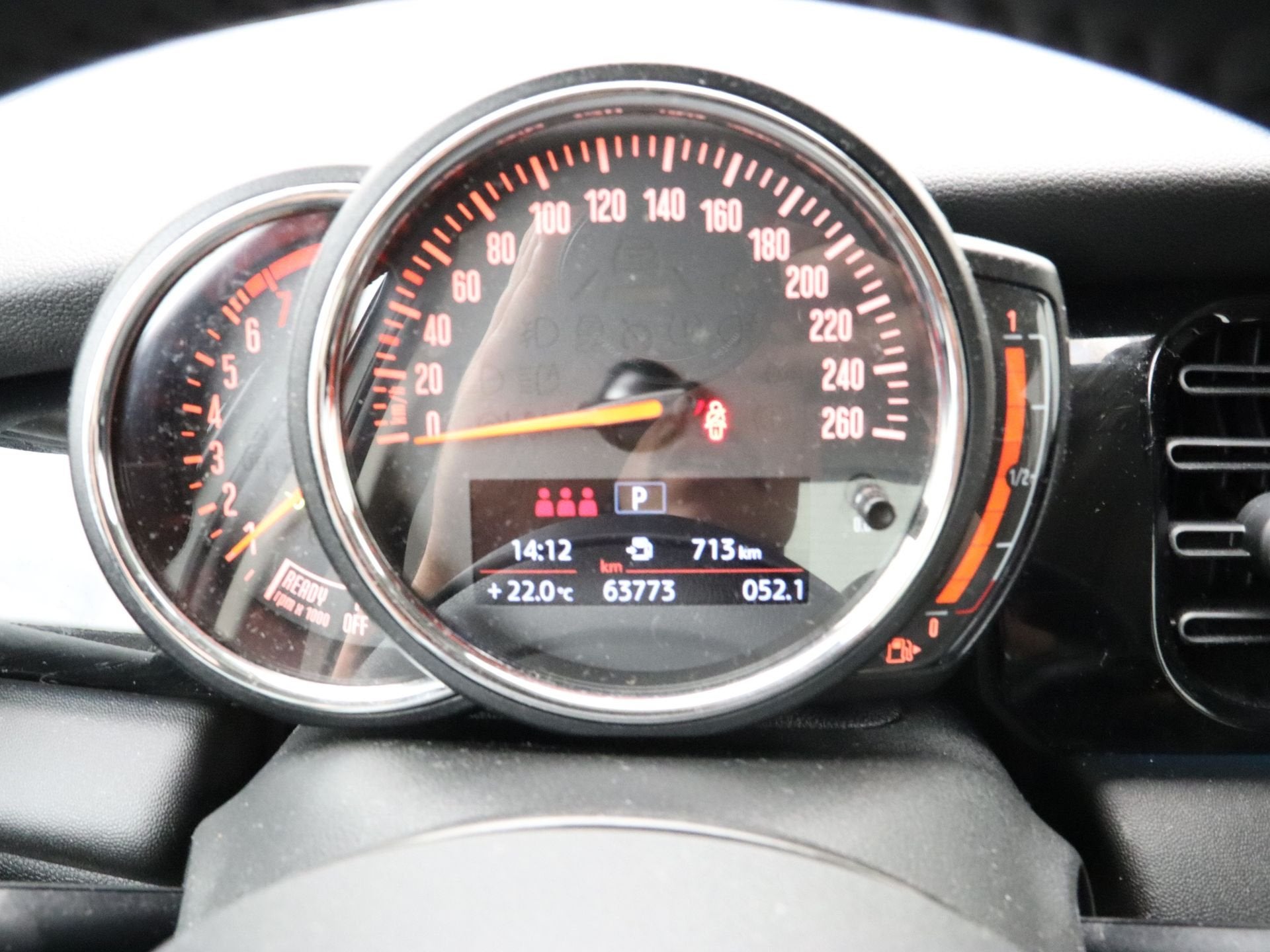 MINI 5-deurs Cooper Camden Edition Aut. (bj 2023, automaat), Auto's, Dealer onderhouden, 136 pk, Gebruikt, Met garantie (alle)