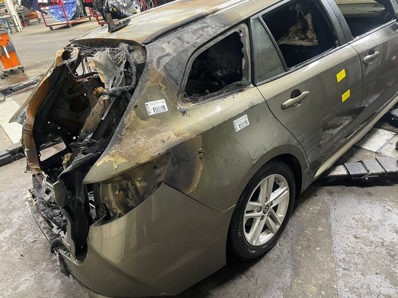 Foto 24 van Bumperbalk achter Toyota Corolla