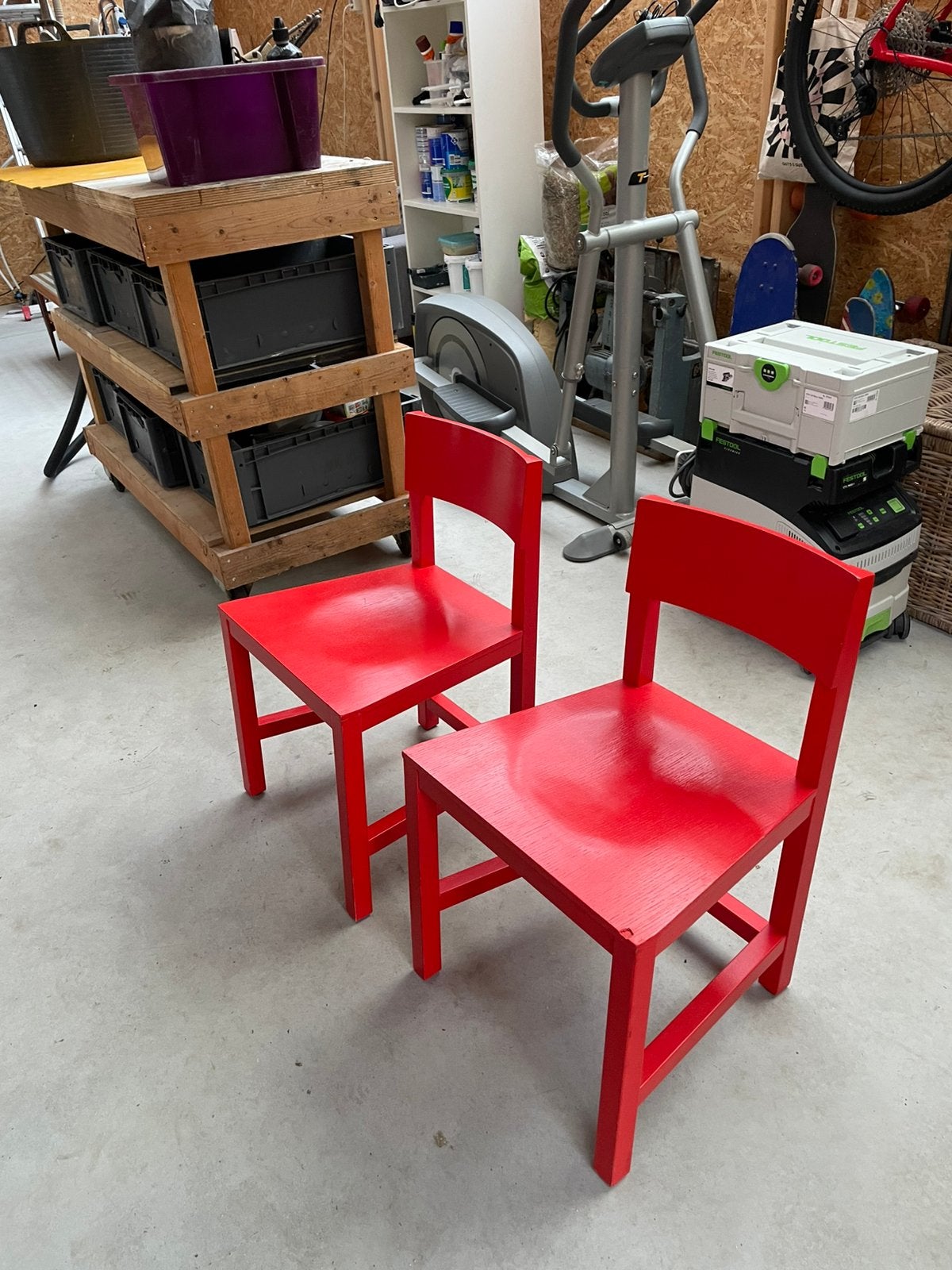 2 x AVL Shaker Studio Moooi Atelier van Lieshout Stoel Hout, Ophalen, Zo goed als nieuw, Vijf, Zes of meer stoelen, Rood