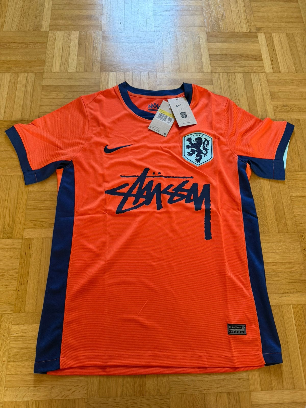 Stussy Voetbalshirt Oranje - Maten S, M, L, Ophalen of Verzenden, Nieuw, Maat 46 (S) of kleiner, Oranje