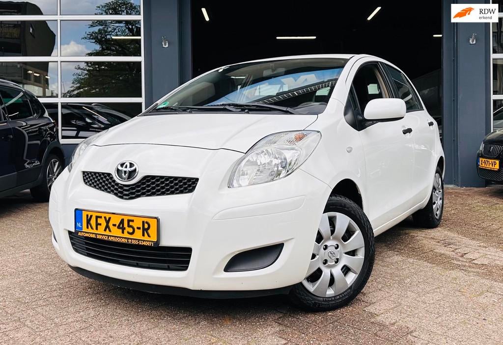 Toyota Yaris 1.0 VVTi Cool *AIRCO*5DRS*ELEKTR. RAMEN*NW. APK, Auto's, Voorwielaandrijving, Euro 5, Gebruikt, 750 kg