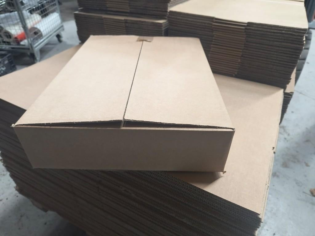 Lage kartonnen dozen – 375 stuks (nieuw), Doe-het-zelf en Verbouw, Kratten en Dozen, Doos, Minder dan 50 cm, Ophalen of Verzenden