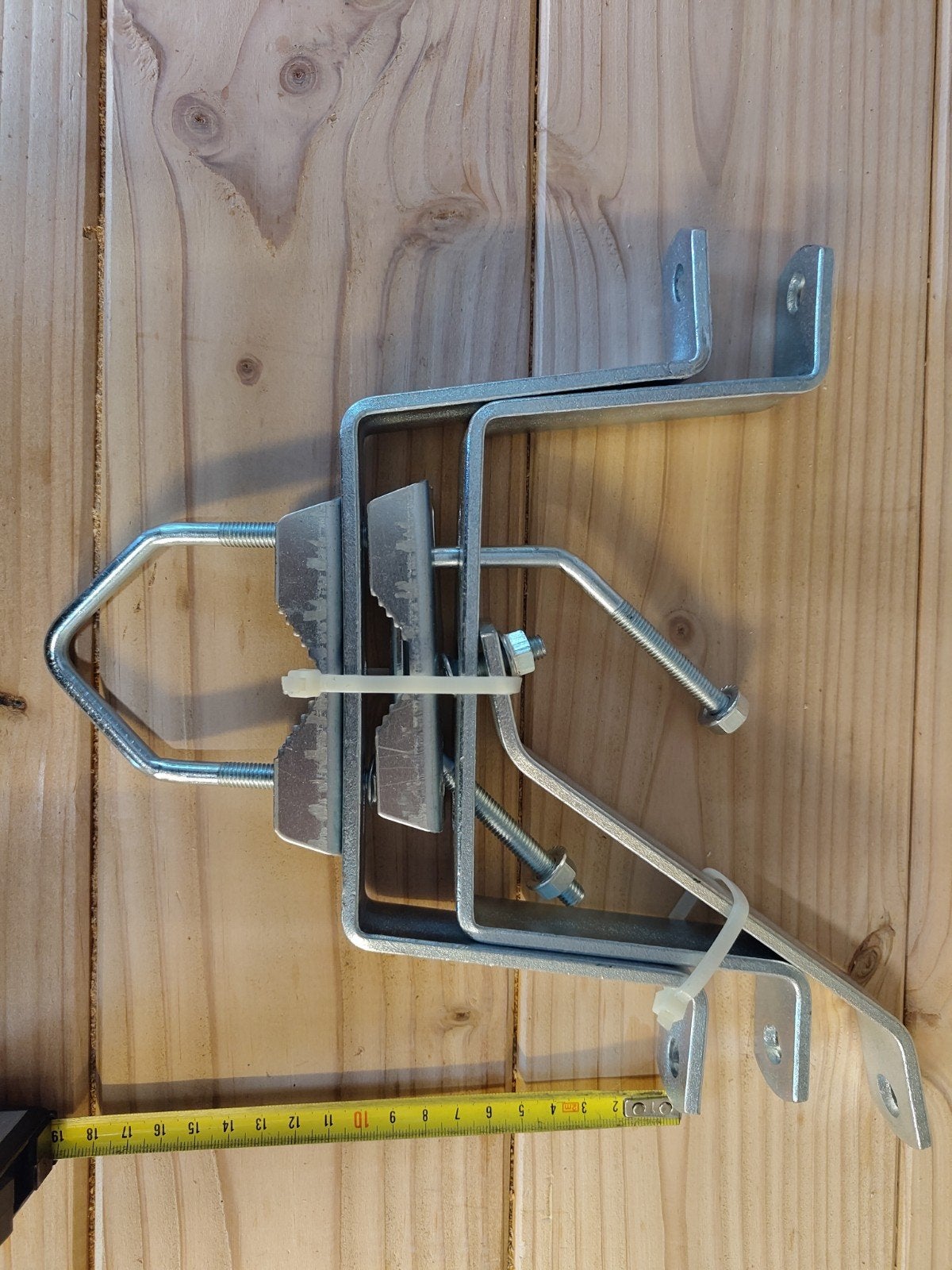 Muurbeugels antenne-/schotelmast - 10cm, Ophalen of Verzenden, Nieuw