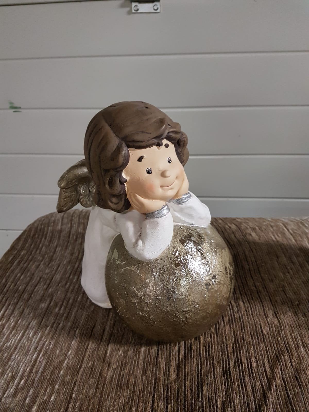 kerst engel leunend op bol, Diversen, Ophalen, Zo goed als nieuw