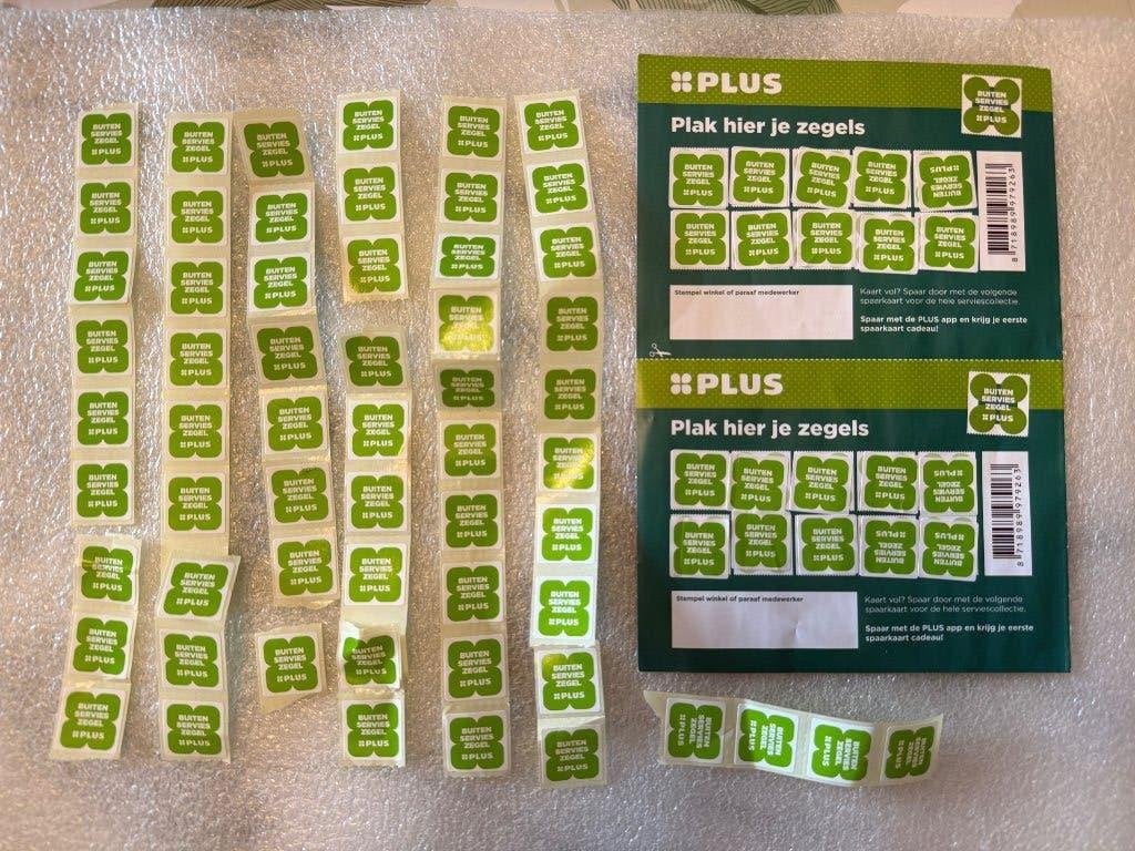 79 x Plus Mepal Buiten Servies Zegels spaaractie, Verzamelen, Supermarktacties, Plus, Ophalen of Verzenden