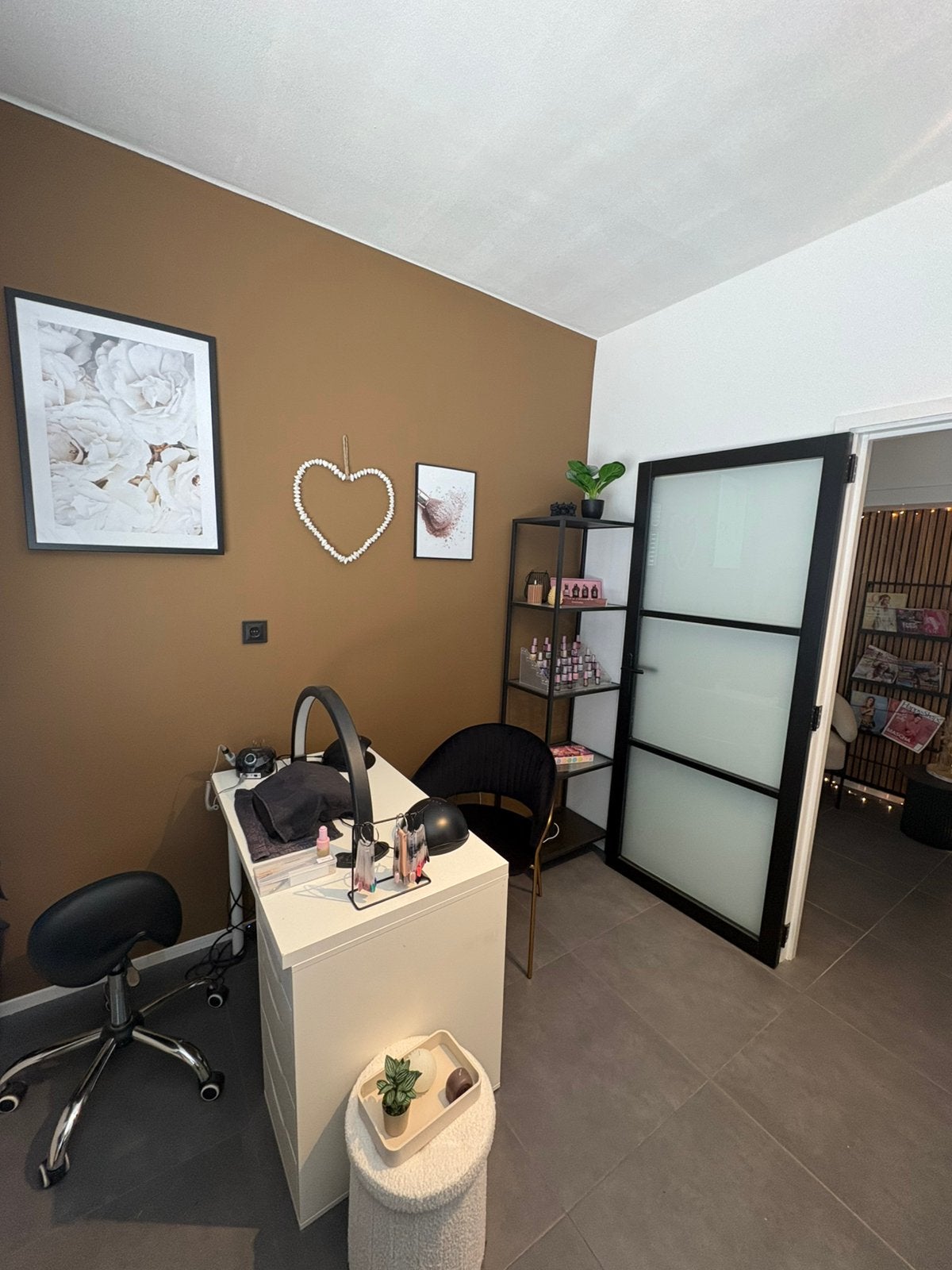 Inboedel schoonheidssalon, Ophalen