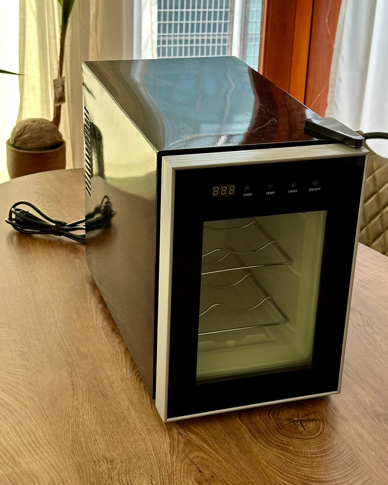 Wijnkoelkast met Touchscreen & LEDverlichting, Ophalen, Zo goed als nieuw