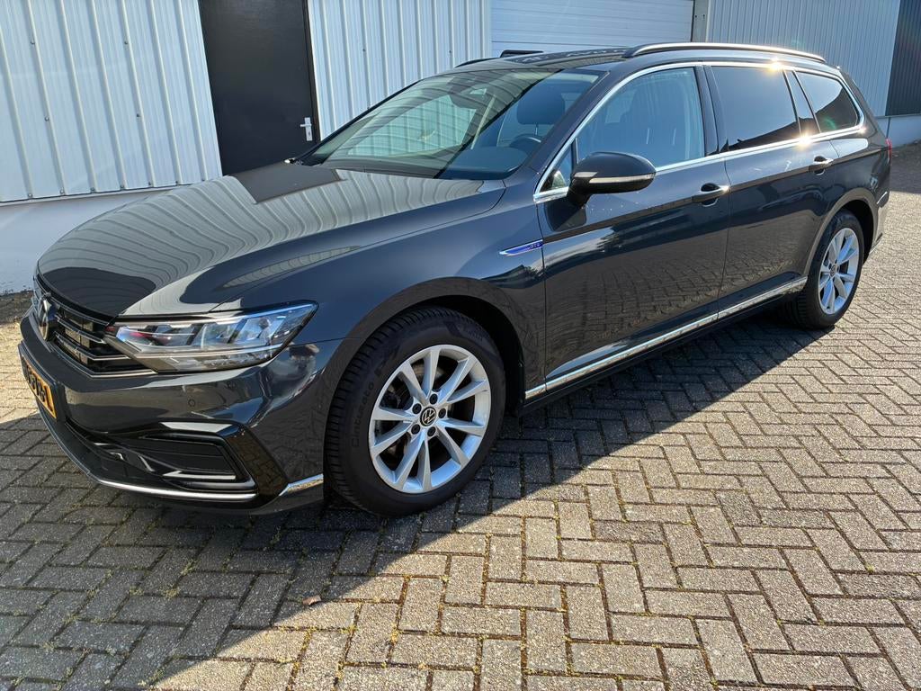 VW Passat 1.4 TSI Phev 218pk 6-DSG 2021 SOH 97% Trekhaak, Stof, Plug-in hybride, 1600 kg, Passat