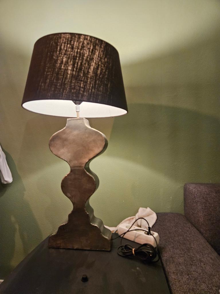 Unieke tafellamp met zwarte kap - Modern design, Ophalen, Gebruikt, Metaal