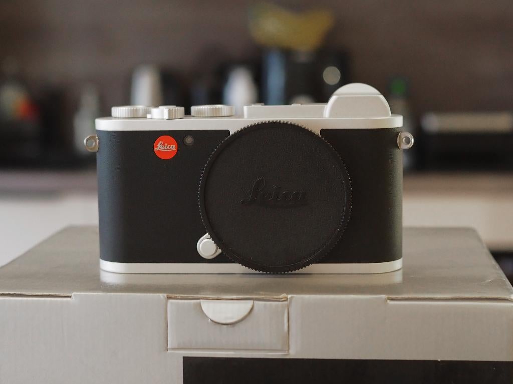 Leica CL 19300 Body (Als nieuw) + Extra Battery & Acc., Audio, Tv en Foto, Fotocamera's Digitaal, Spiegelreflex, Ophalen of Verzenden
