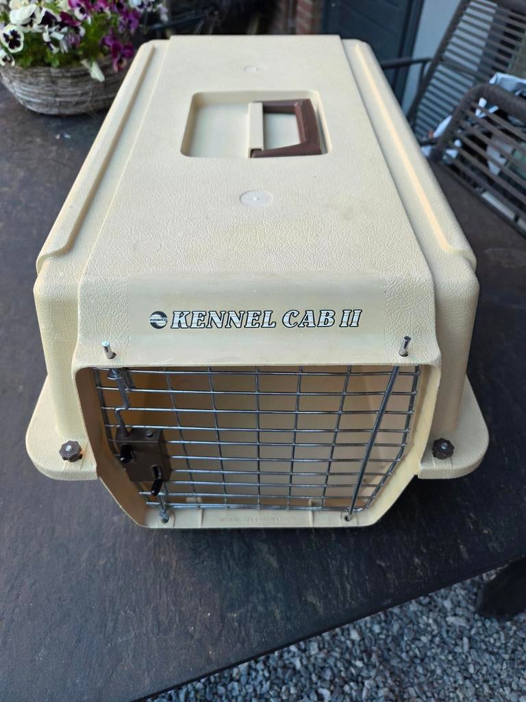 Stevige kunststof vervoersbox Kennel Cab II metalen deurtje, Ophalen, Gebruikt
