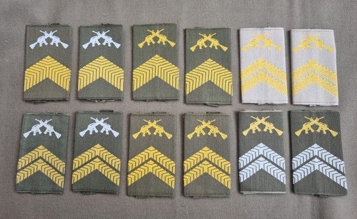 6 setjes rangen kpl en kpl 1 olk  (gvt en desert), Ophalen of Verzenden, Landmacht, Nederland, Embleem of Badge