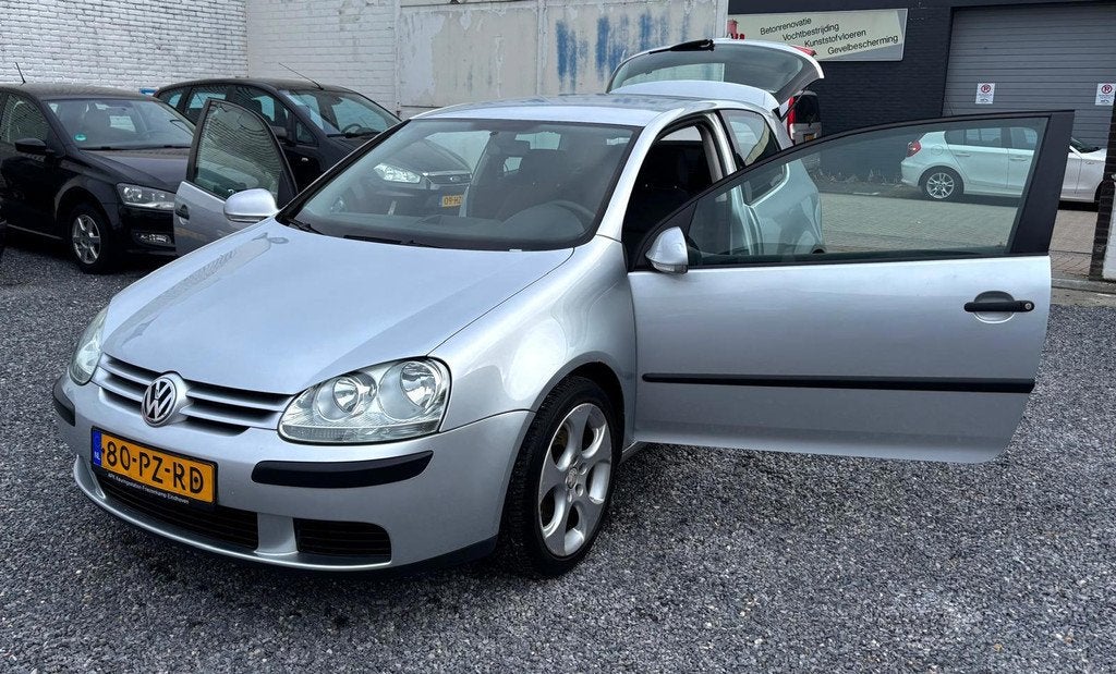 Volkswagen Golf 1.6 Trendline, Voorwielaandrijving, Stof, Gebruikt, 4 cilinders