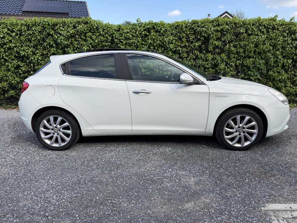 Alfa Romeo Giulietta 1.4 T Distinctive | Panoramadak | Navi, Auto's, Voorwielaandrijving, Stof, Gebruikt, Euro 6