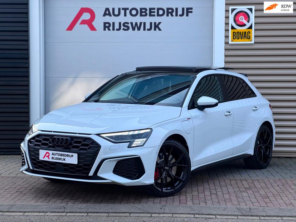 Audi A3 Sportback 45 TFSI e S edition Competition S3 Pano/B&, Auto's, 12 maanden, Gebruikt, 4 cilinders, Wit