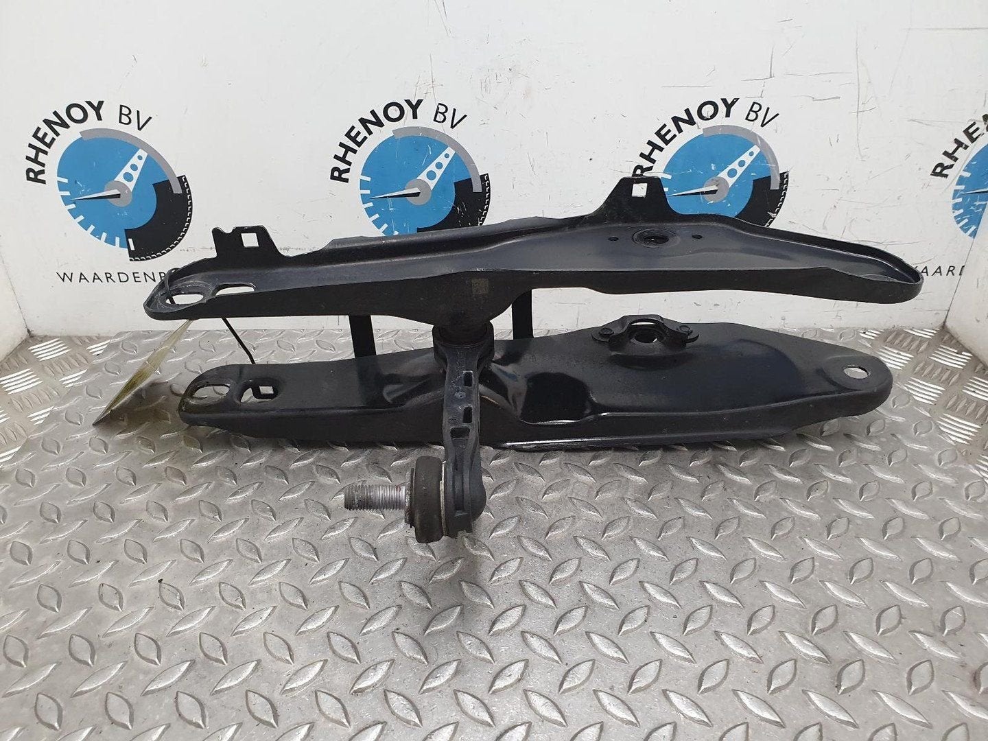 BMW 5 SERIES G31 520DA DRAAGARM ONDER LA 2017, Ophalen of Verzenden, Gebruikt, Stiba lid