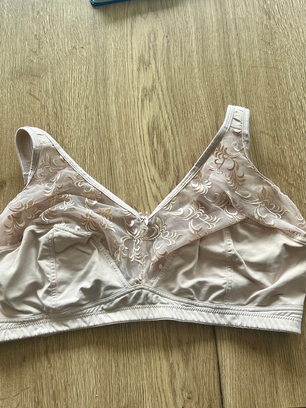 Triumph 100F full cup bh zonder beugel huid kant, Verzenden, Beige, BH
