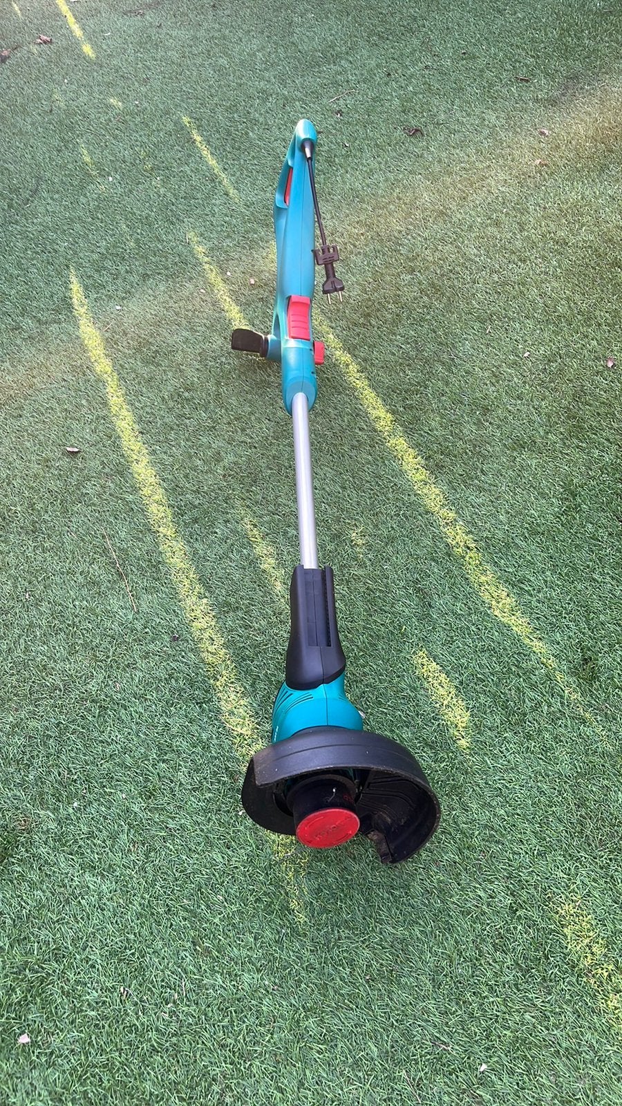 Mooie bosch grastrimmer, Ophalen, Zo goed als nieuw, Elektrisch
