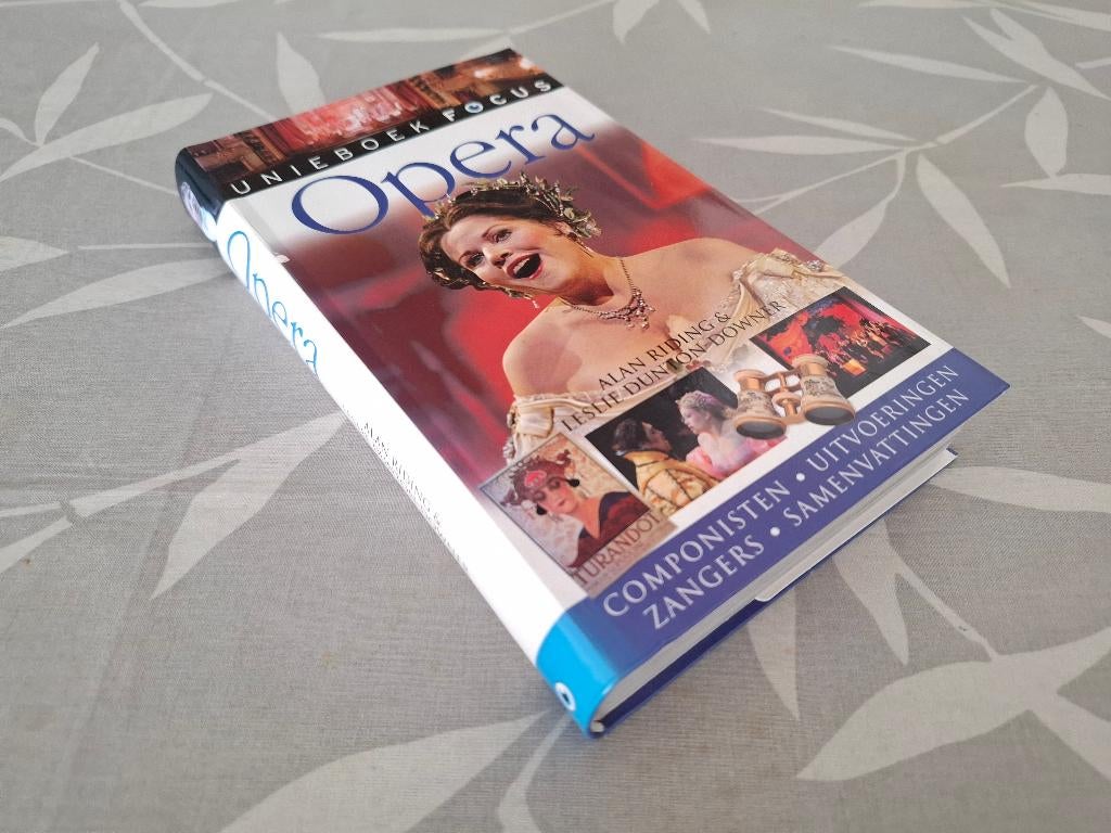 OPERA - Unieboek Focus, Ophalen of Verzenden, Zo goed als nieuw, Genre of Stijl