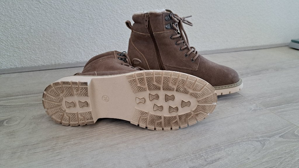 Dames beige halfhoge bergschoenen, maat 39 - Nooit gedragen, Beige, Nieuw, Wandelschoenen, Ophalen of Verzenden