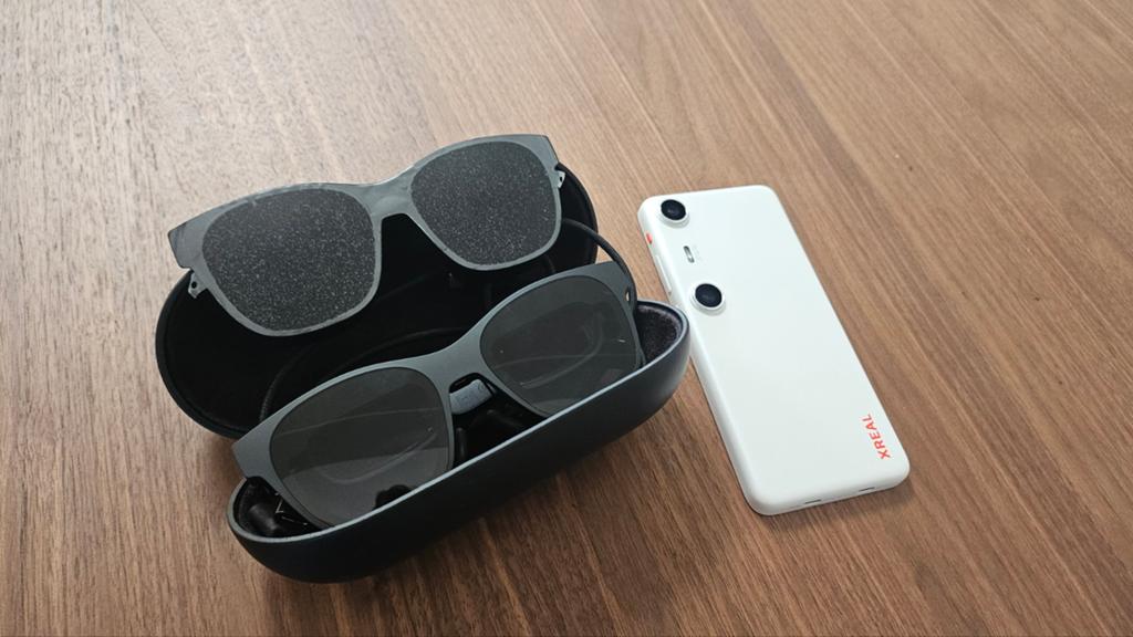 XREAL Air 2 Pro AR-bril + XREAL Beam pro, Spelcomputers en Games, Virtual Reality, Ophalen of Verzenden, Zo goed als nieuw, VR-bril