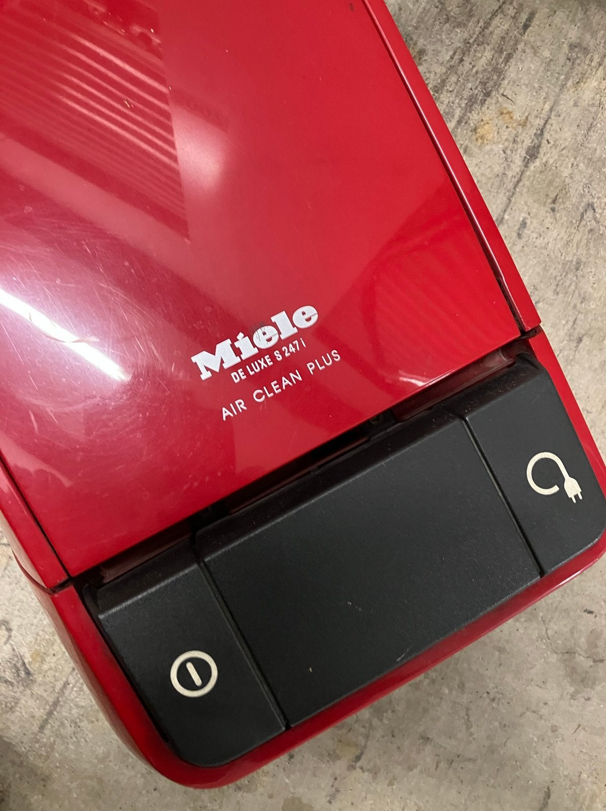 Miele S247i Air Clean Plus Stofzuiger Rood, Stofzak, Inclusief accessoires, Gebruikt, Ophalen of Verzenden