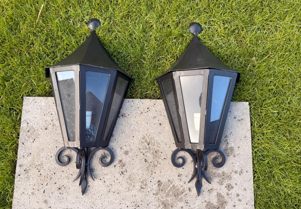 2 gietijzeren wandlampen zwart voor de tuin, Ophalen, Gebruikt, Wandlamp, Netvoeding