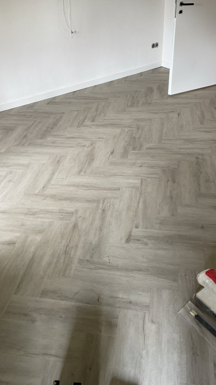 GEZOCHT: 8M2 plak pvc Saffier Camino Oak Herringbone Taiga, Ophalen, 50 tot 150 cm, Zo goed als nieuw, 10 m² of meer