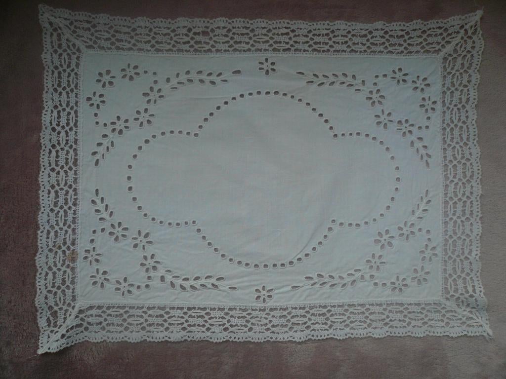 Broderie kleedje, Antiek en Kunst, Ophalen of Verzenden