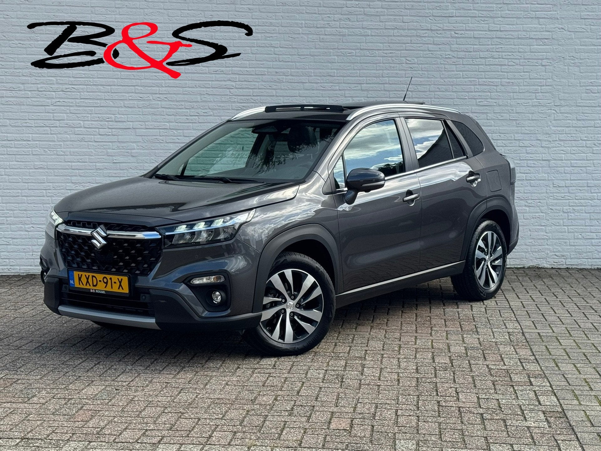 Suzuki S-CROSS 1.5 Hybrid Style Automaat Pano Camera Carplay, Auto's, Dealer onderhouden, Gebruikt, Euro 6, 4 cilinders
