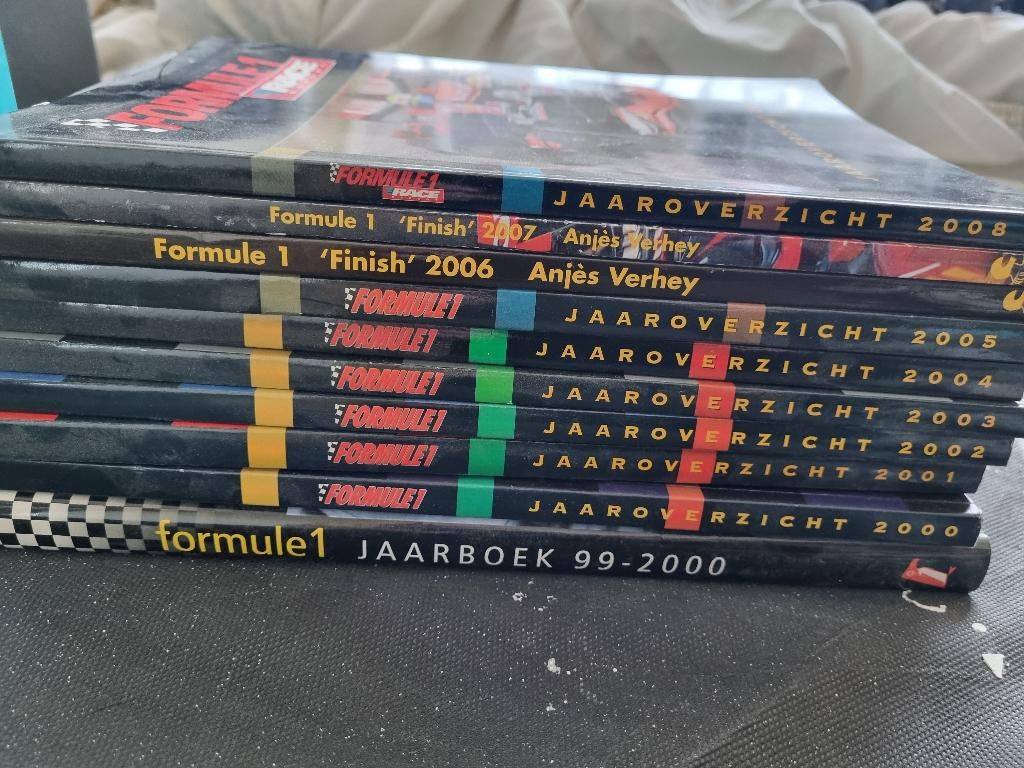 Formule 1 jaarboeken van 1999 tot 2008, Verzamelen, Ophalen, Zo goed als nieuw, Formule 1