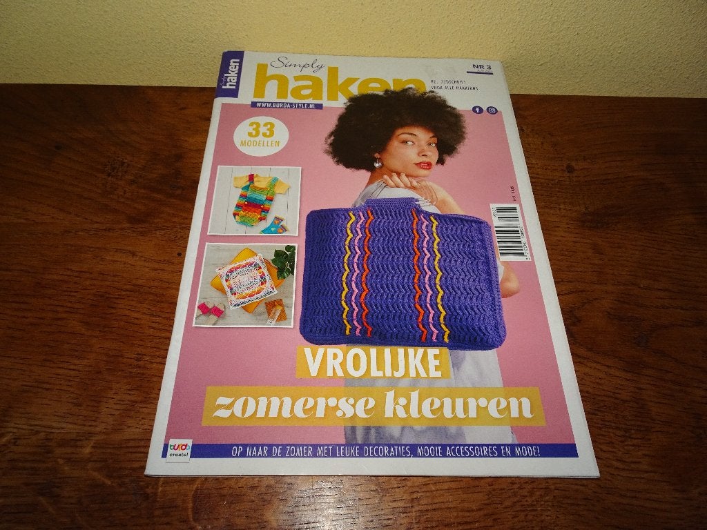Simply haken tijdschrift nr. 3 juni 2022 met 33 modellen, Hobby en Vrije tijd, Breien en Haken, Ophalen of Verzenden, Zo goed als nieuw