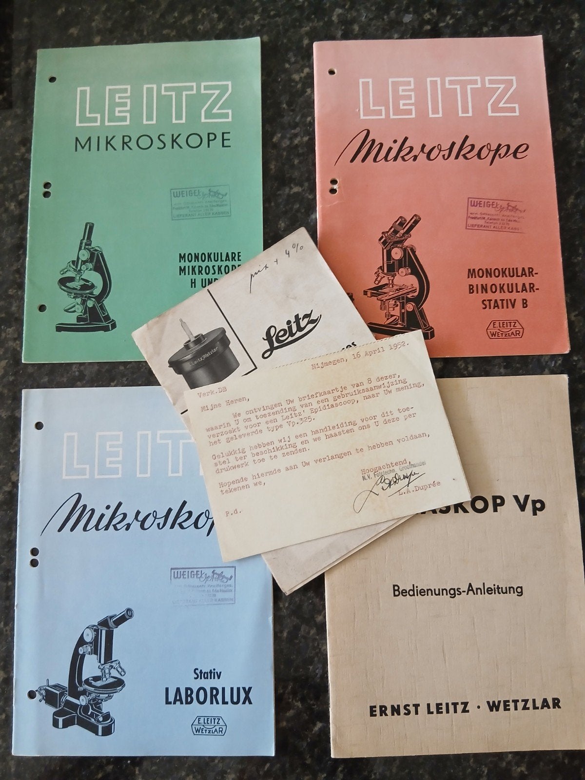 Diverse Leitz informatie boekjes (1951) Nette staat, Ophalen of Verzenden