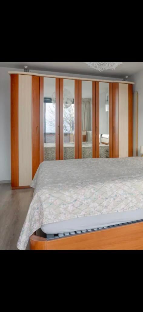 Kledingkast met spiegeldeuren en houtaccenten€80, 200 cm of meer, Ophalen of Verzenden, Zo goed als nieuw, Overige houtsoorten