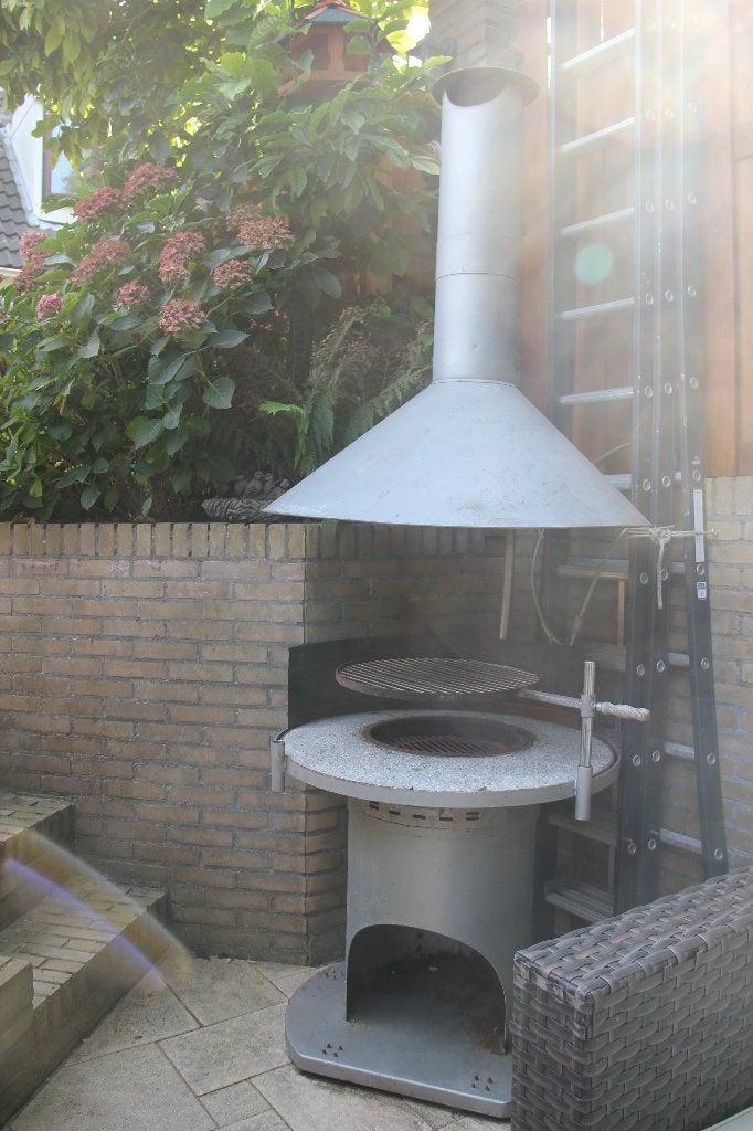 Design BBQ (houtskool) voor de gezellige uurtjes, Ophalen, Gebruikt, Met accessoires