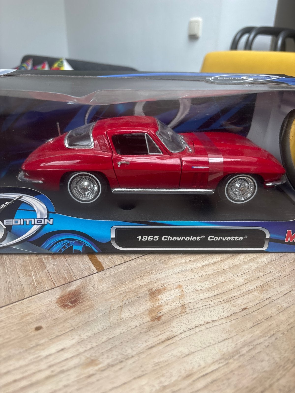 1965 Chevrolet Corvette Modelauto - Rood, Overige merken, Auto, Groter dan 1:32, Nieuw