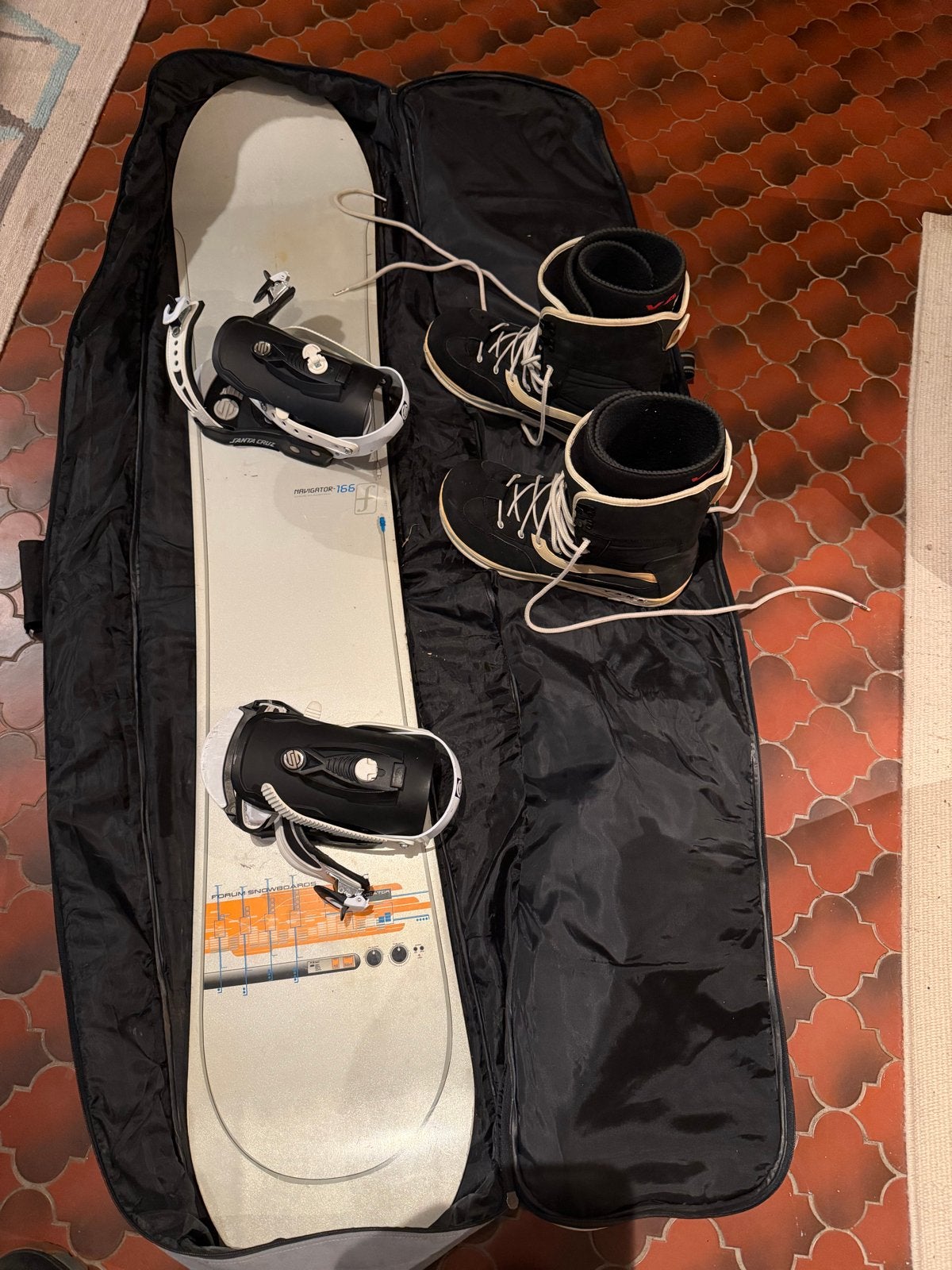 Snowboard set: Board, bindingen, schoenen en tas, Ophalen, Gebruikt, Board