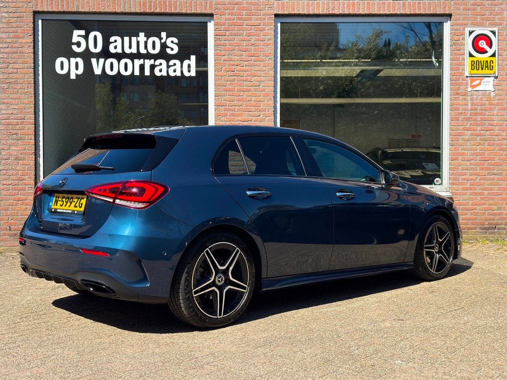 Mercedes-Benz A-klasse 180 Business Solution AMG | Pano | Me, Auto's, Mercedes-Benz, 136 pk, Gebruikt, 4 cilinders, Blauw