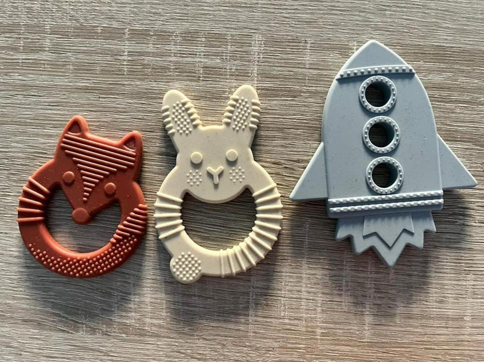 Mushi bijtspeelgoed raket en bijtfiguren Hema nieuw, Kinderen en Baby's, Ophalen, Nieuw, Jongen of Meisje