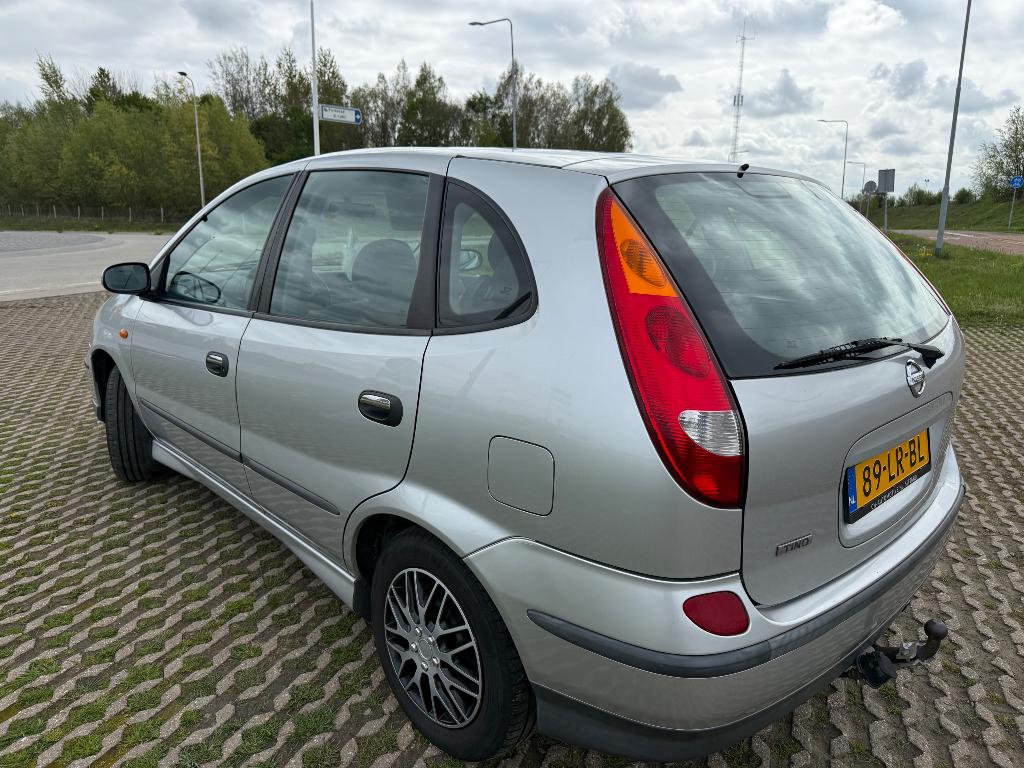 NIEUWE APK Nissan Almera Tino 1.8 AUT 2003 Grijs, Auto's, Nissan, Stof, 1250 kg, Adaptieve lichten, 4 cilinders