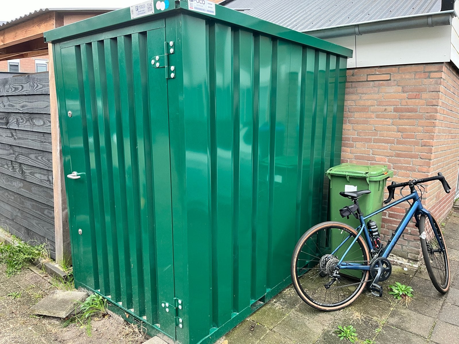 Stevige groene containerberging / fietsenberging, Tuin en Terras, Ophalen, Gebruikt, Metaal, Containerberging