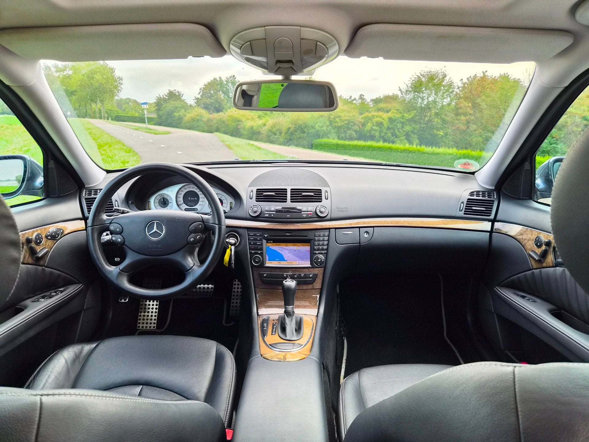 Mercedes-Benz E-klasse Estate 350 CGI Avantgarde | Sport Pak, Auto's, Automaat, Dealer onderhouden, Achterwielaandrijving, Gebruikt