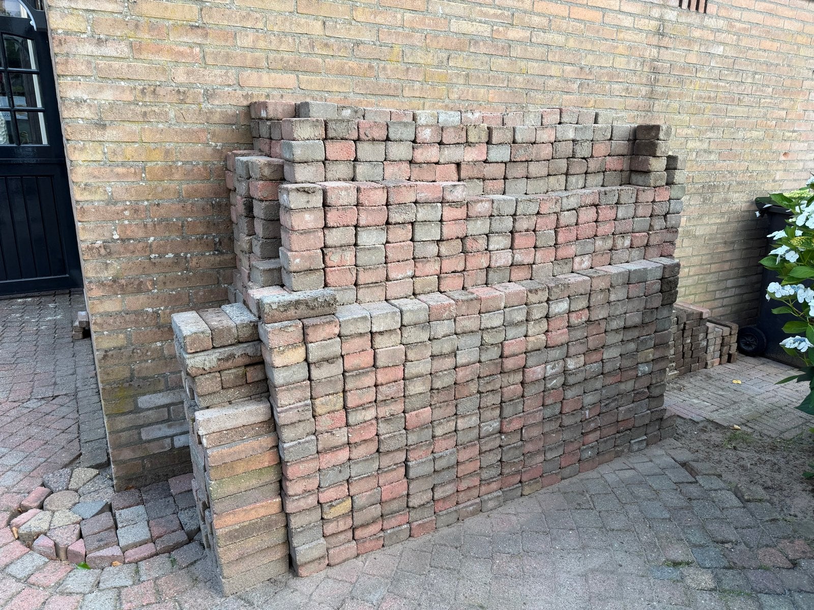 Gebruikte terrastegels en klinkers voor tuin of oprit, Doe-het-zelf en Verbouw, Tegels, Ophalen, Gebruikt, Keramiek, Minder dan 20 cm