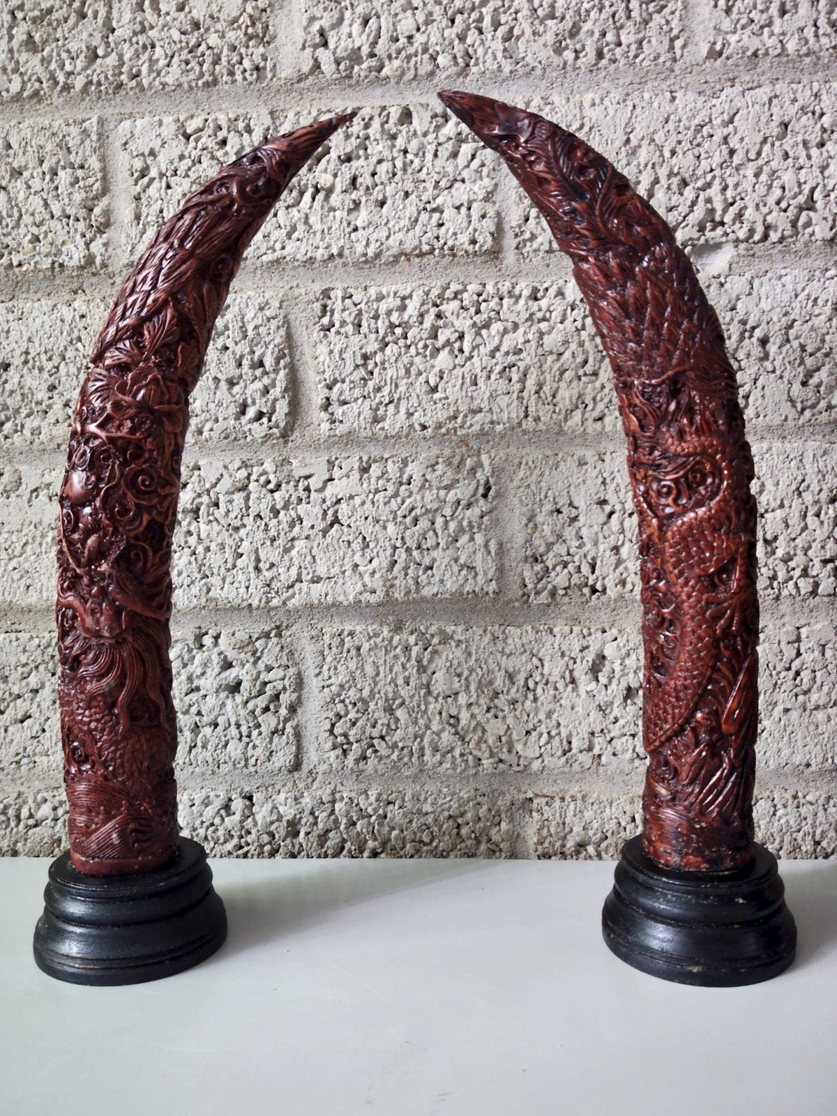 Decorative 2 Aziatisch hoorns, Antiek en Kunst, Ophalen of Verzenden, Azië, 20 - 50 cm, Bruin