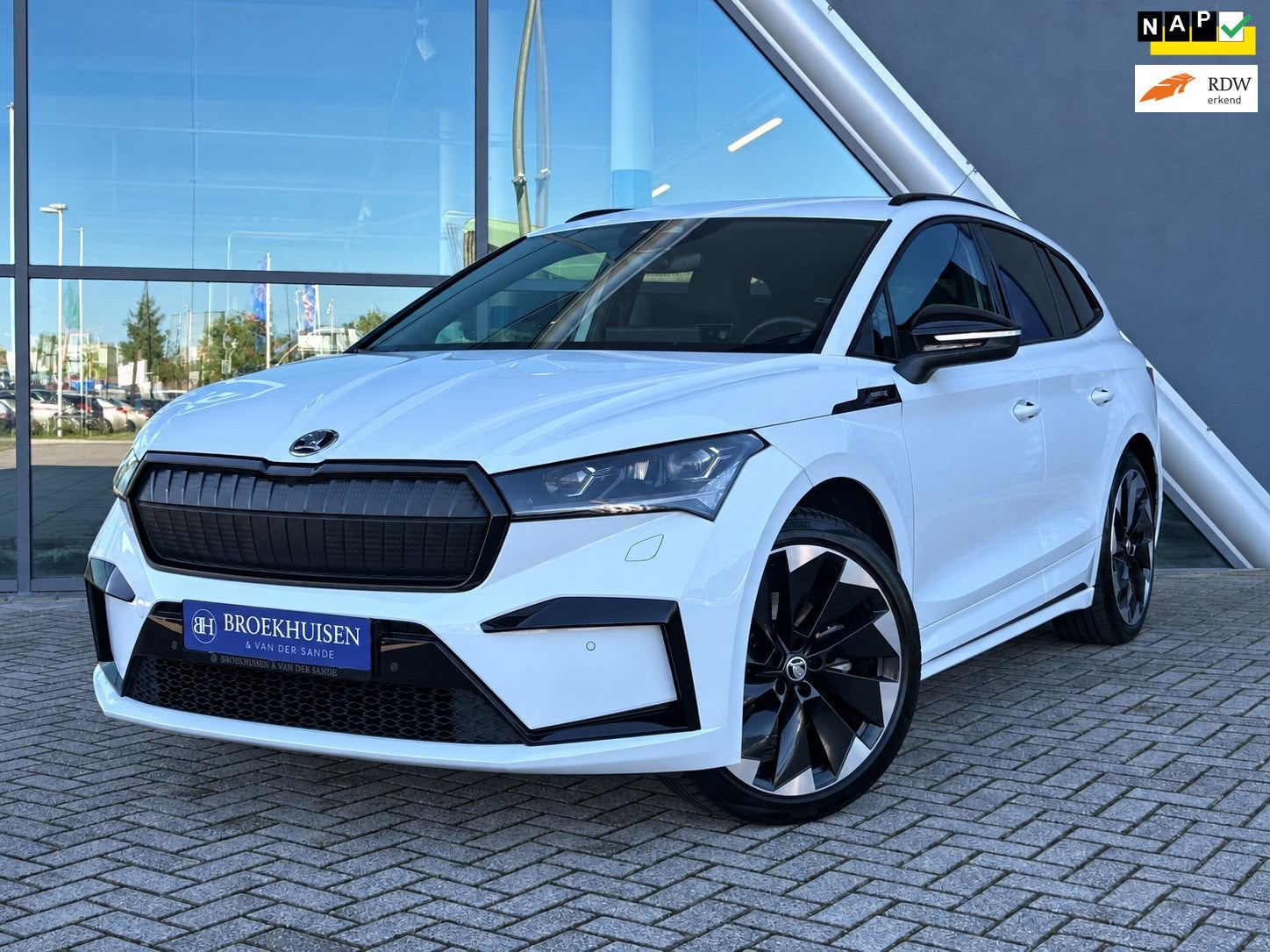 Skoda Enyaq iV 60 Sportline BTW AUTO S.O.H 93,4% Trekhaak /, Auto's, Automaat, Achterwielaandrijving, Gebruikt, Zwart