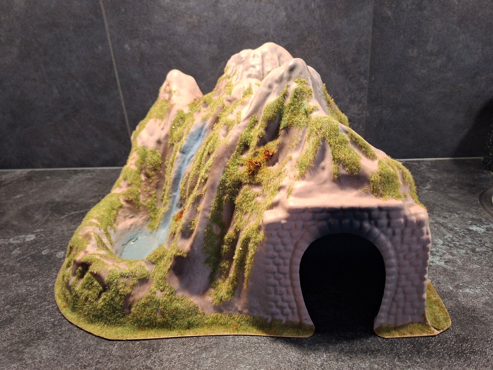 HO Schaal Berg met Tunnel en Meer voor Modelspoorbaan, Overige merken, Gebruikt, Gelijkstroom of Wisselstroom, Brug, Tunnel of Gebouw