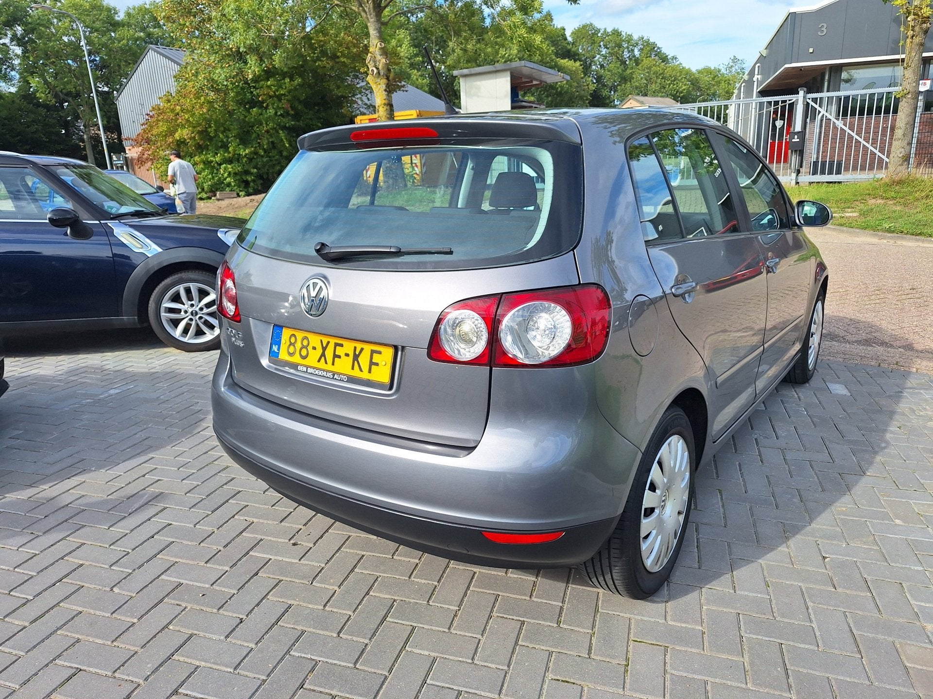 Volkswagen Golf Plus 1.4 Optive 3 / Goede auto / APK aug 202, Gebruikt, 680 kg, 4 cilinders, Bedrijf