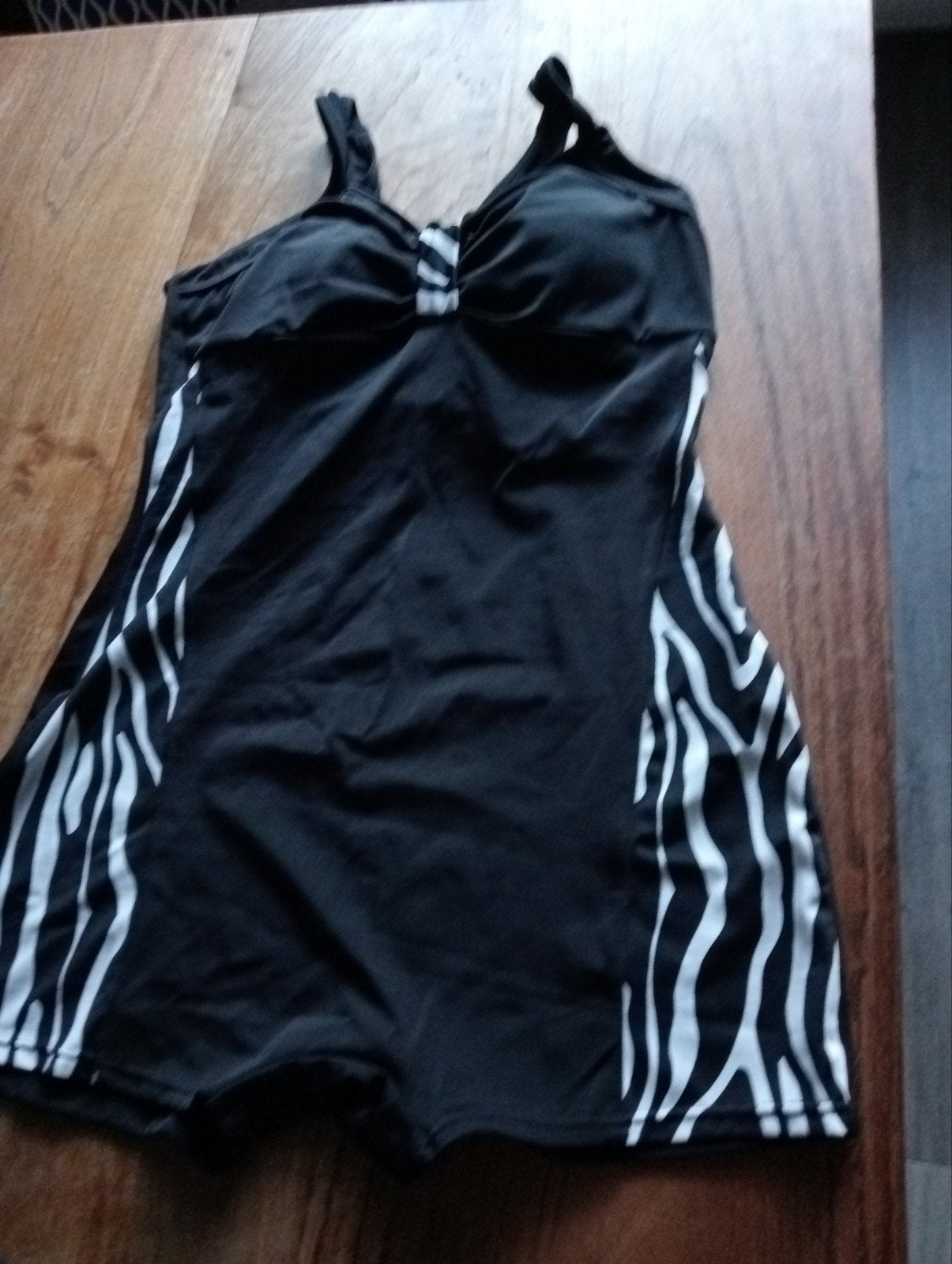 Zwart badpak met zebraprint, maat 40-42, Kleding | Dames, Badmode en Zwemkleding, Ophalen of Verzenden, Gedragen, Zwart, Badpak
