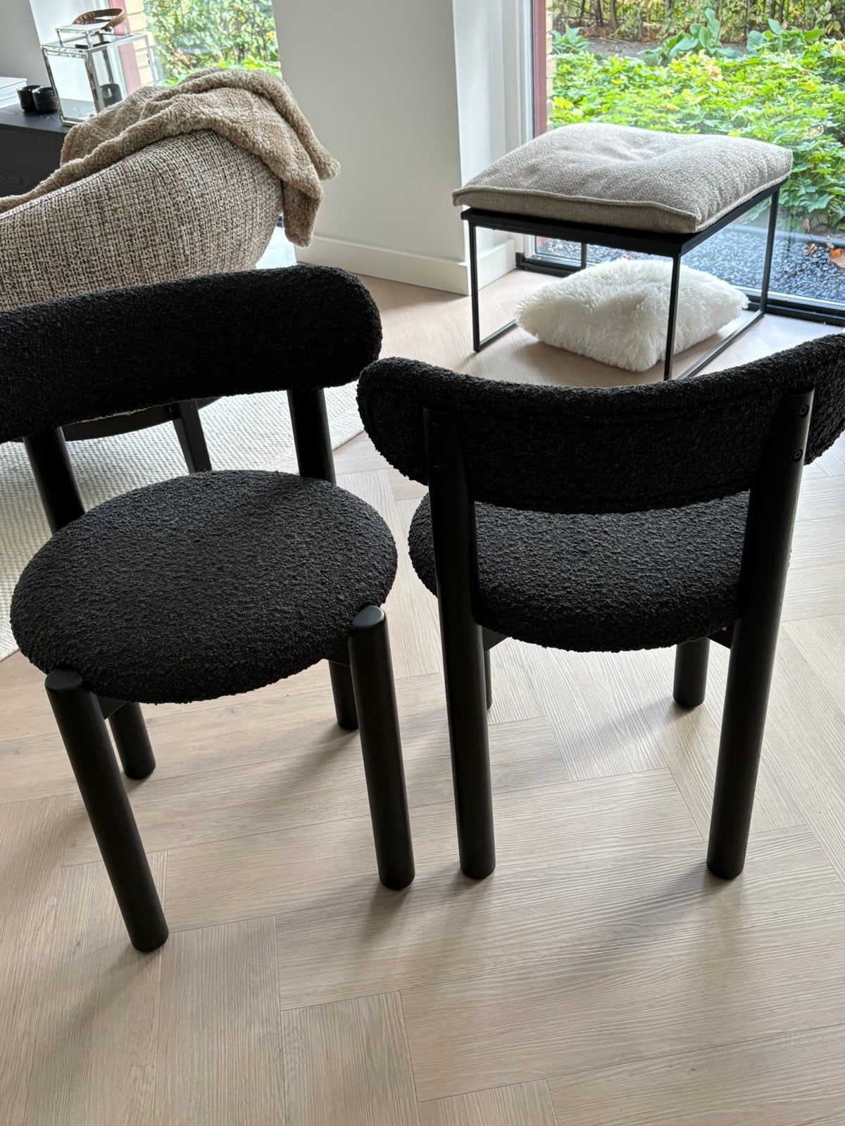 2 eetkamer stoelen van Kave Home model Nebai, Ophalen, Twee, Zwart, Zo goed als nieuw