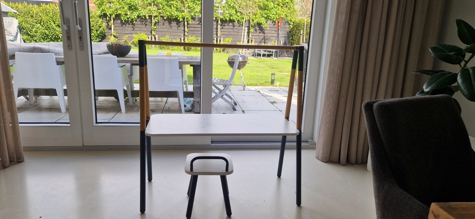 Kinderbureau met krukje, Kinderen en Baby's, Ophalen, Gebruikt, Tafel(s)